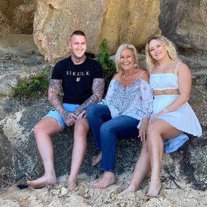 Meet your Posher, Debbie